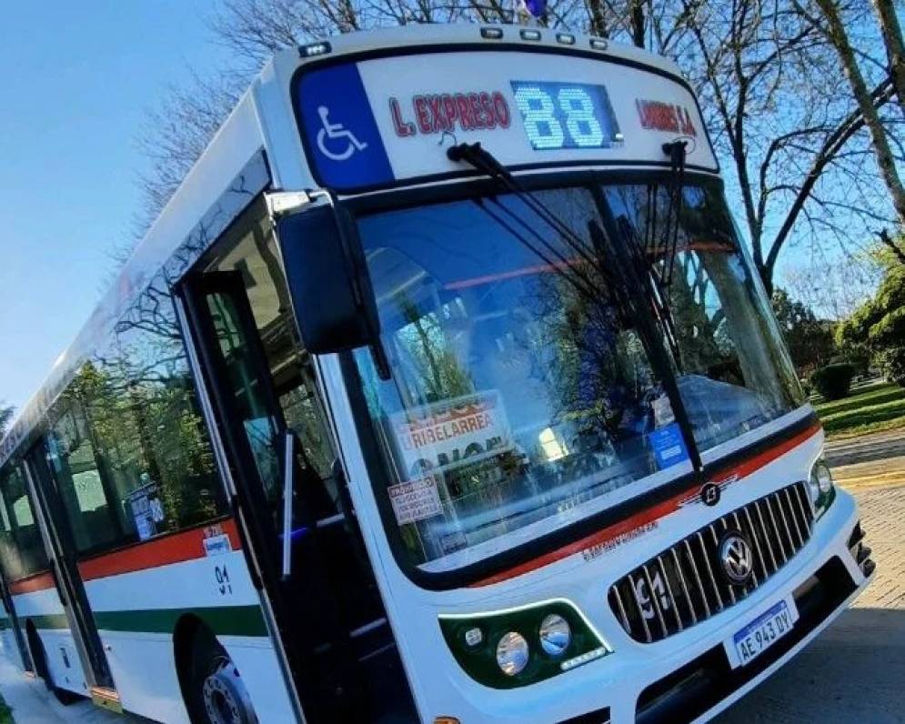 El municipio aclar&oacute; que la l&iacute;nea 88 es de competencia nacional y que no puede exigir mejoras ni controlar el servicio