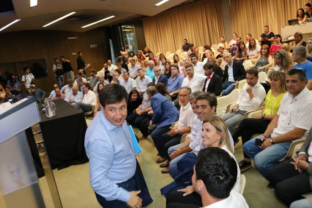 El ministro Arroyo encabez&oacute; el acto en la sede de Desarrollo Social.
