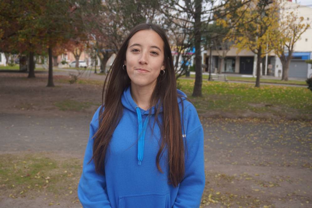Daniela Fr&iacute;as recibi&oacute; a NacPop en la Plaza Belgrano.