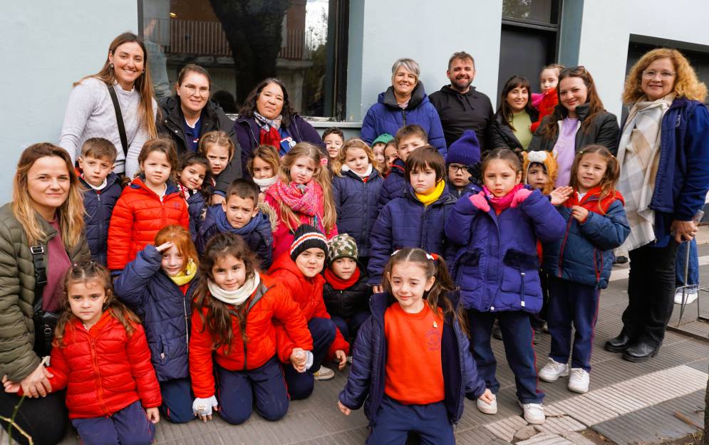Los alumnos vinieron a NacPop para invitar a la comunidad.