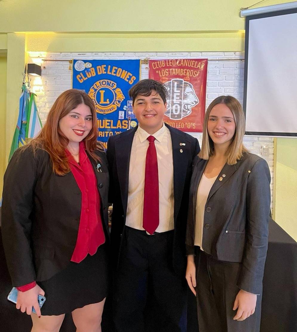 Galeano con miembro del equipo, versi&oacute;n 2024.