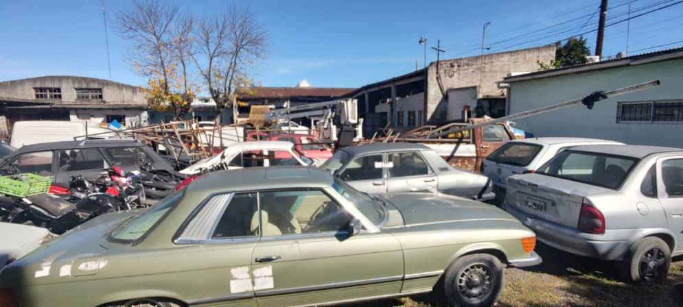 Los autos en el dep&oacute;sito de Mitre.
