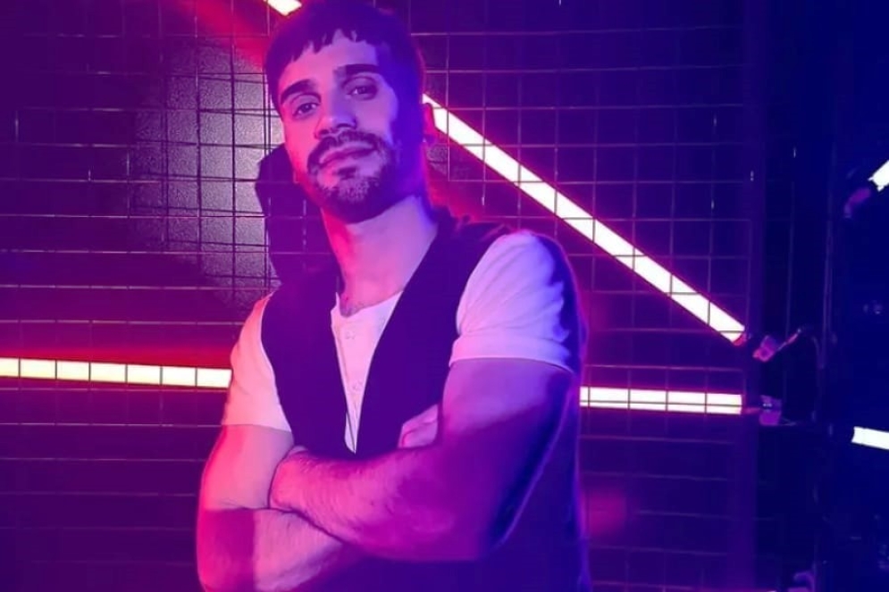 "Se lo quiero dedicar a todo mi pago lindo de Ca&ntilde;uelas, a mi familia y a mis amigos", expres&oacute; el artista.