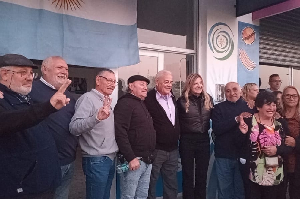 El espacio aliado al municipo reuni&oacute; a unas 100 personas. La C&aacute;mpora y el Frente Renovador, los ausentes.